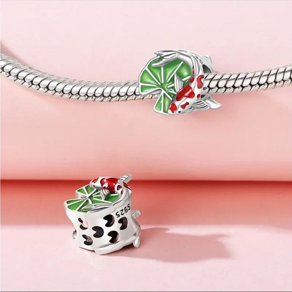 NEW 925 Sterling Silver Koi Fish Charm and Silver Snake Bracelet - Picture 2 of 3